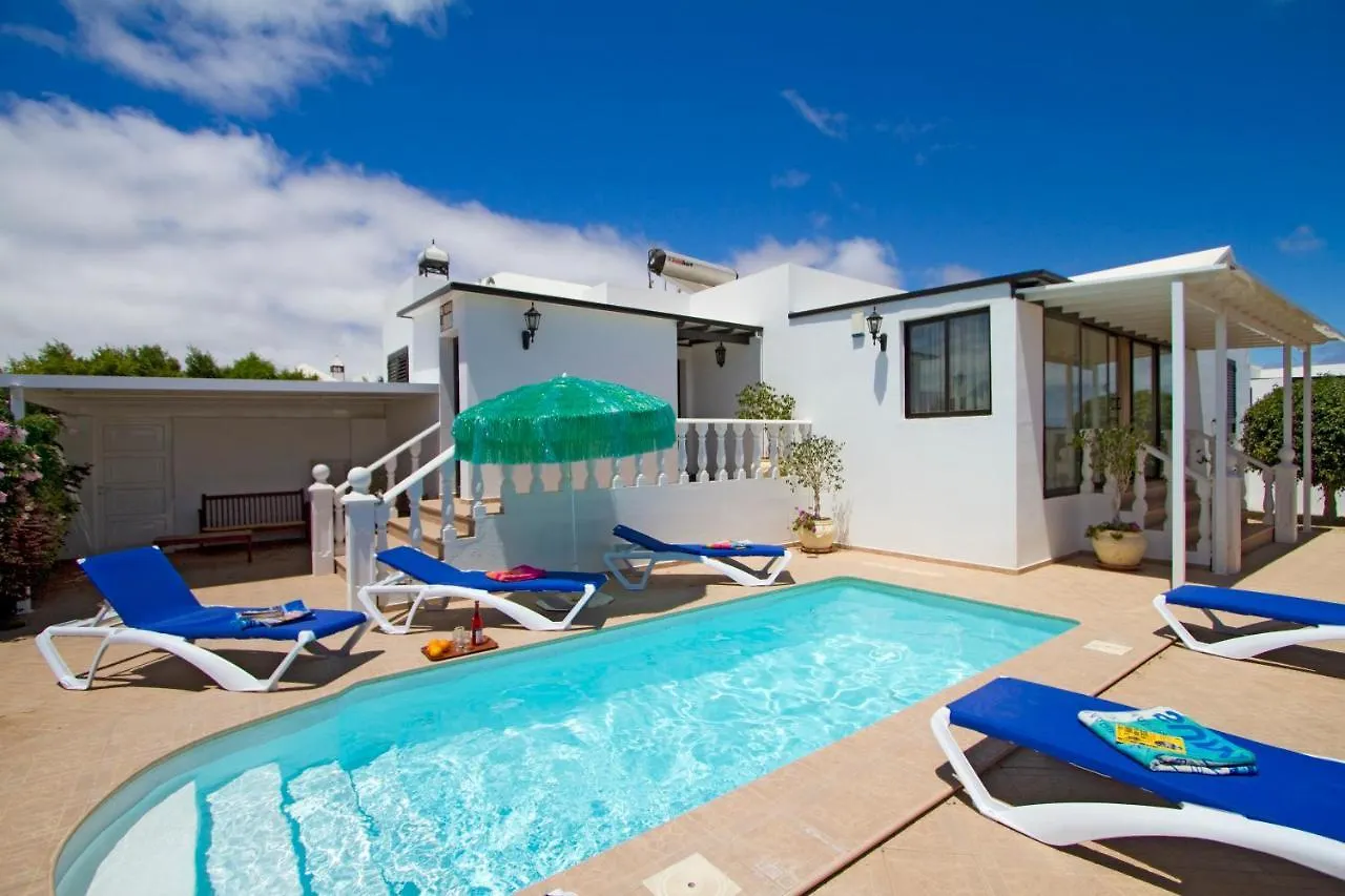 Cosy Lanzarote Villa 3 Bedrooms Heated Pool Villa Honey Puerto Del Carmen