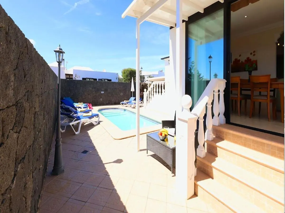 Cosy Lanzarote Villa 3 Bedrooms Heated Pool Villa Honey Puerto Del Carmen