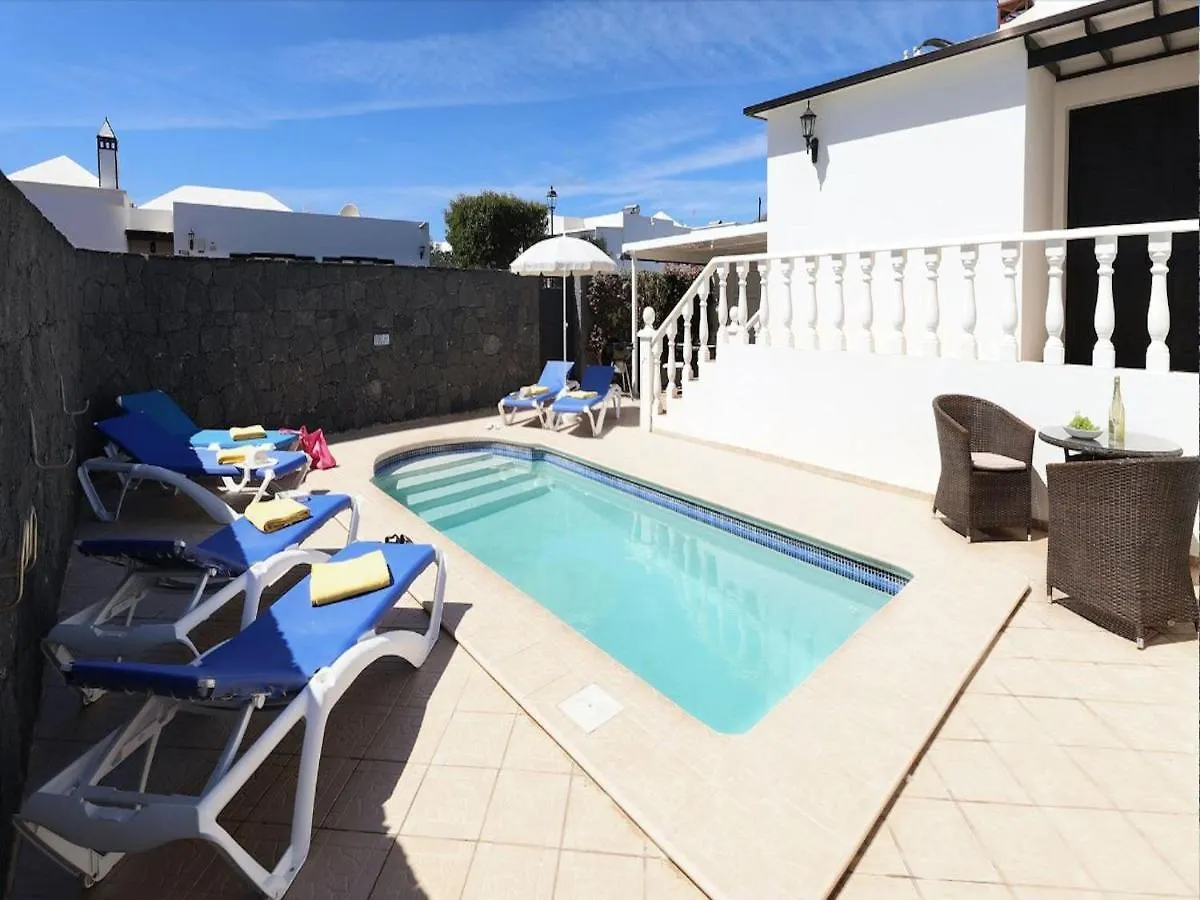 Cosy Lanzarote Villa 3 Bedrooms Heated Pool Villa Honey Puerto Del Carmen
