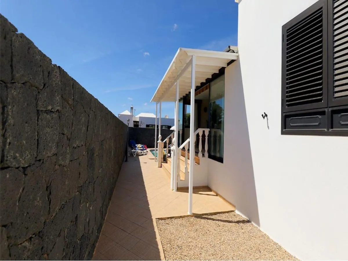Cosy Lanzarote Villa 3 Bedrooms Heated Pool Villa Honey Puerto Del Carmen