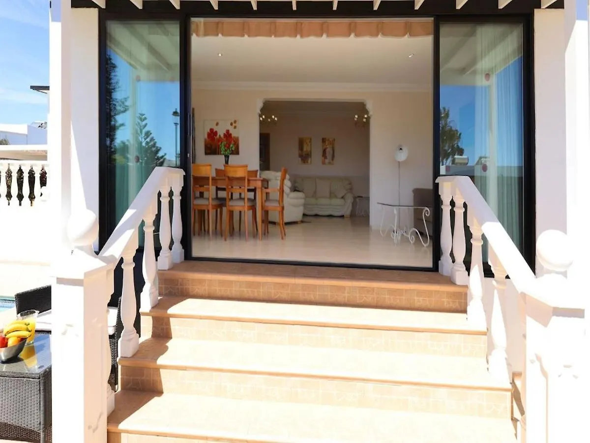 Cosy Lanzarote Villa 3 Bedrooms Heated Pool Villa Honey Puerto Del Carmen